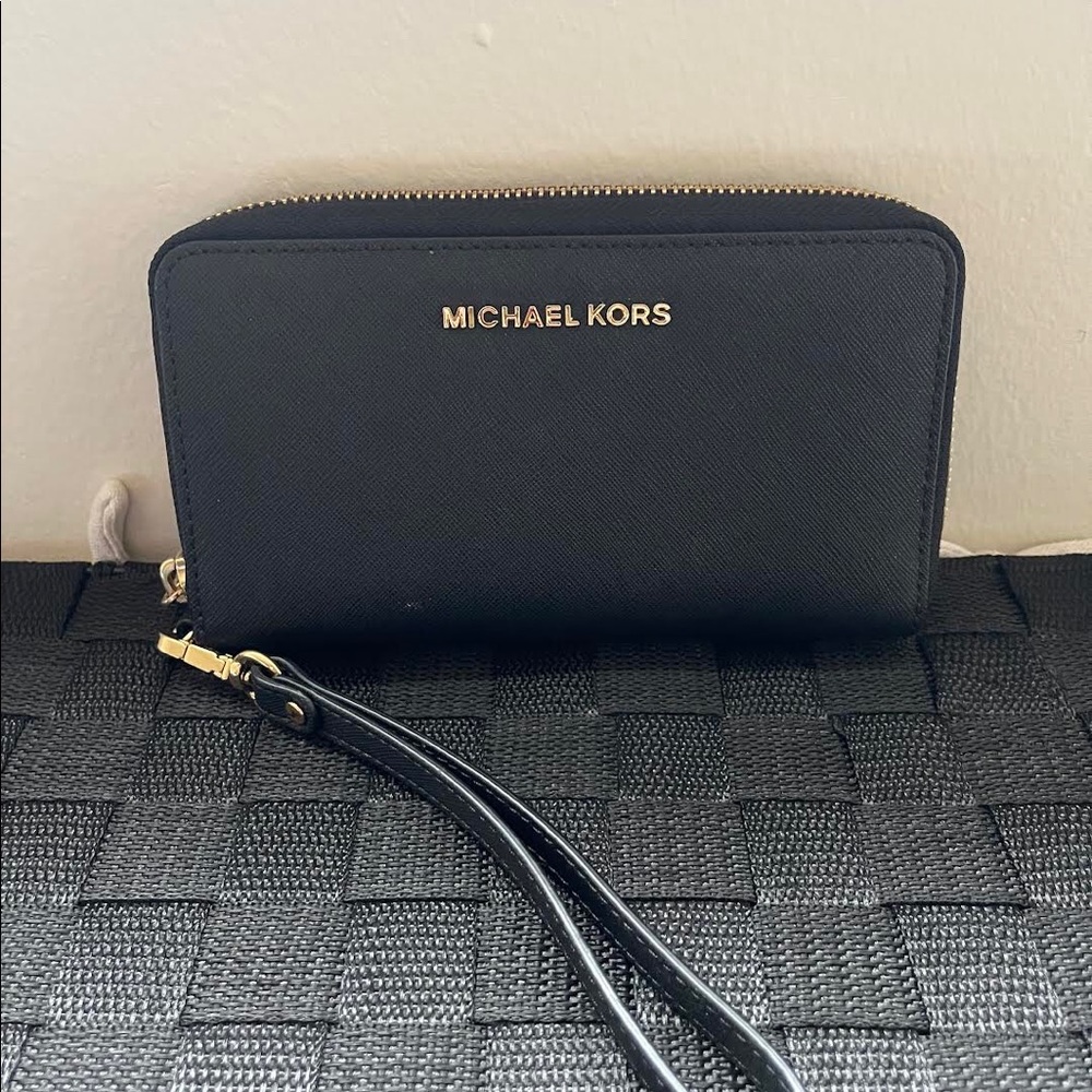 Michael Kors Continental Wallet/Wristlet